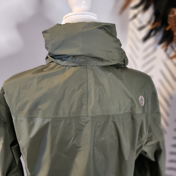 Marmot Women's Green Waterproof Jacket - Picture 7 of 15